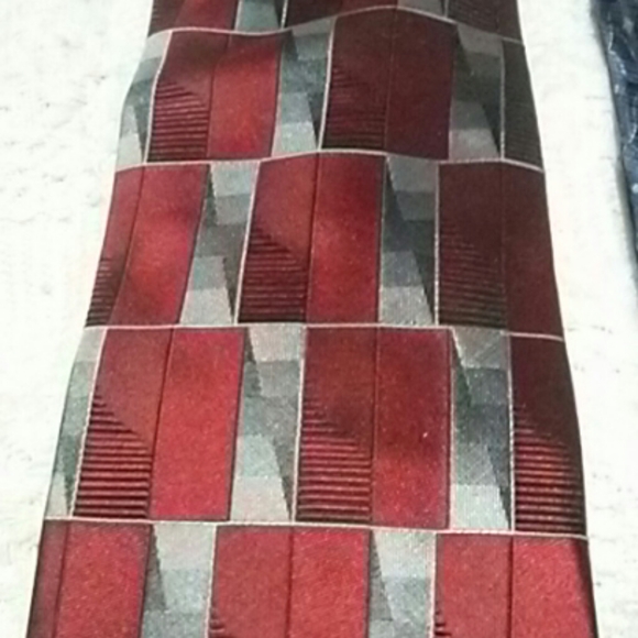 2 neckties - Picture 2 of 6